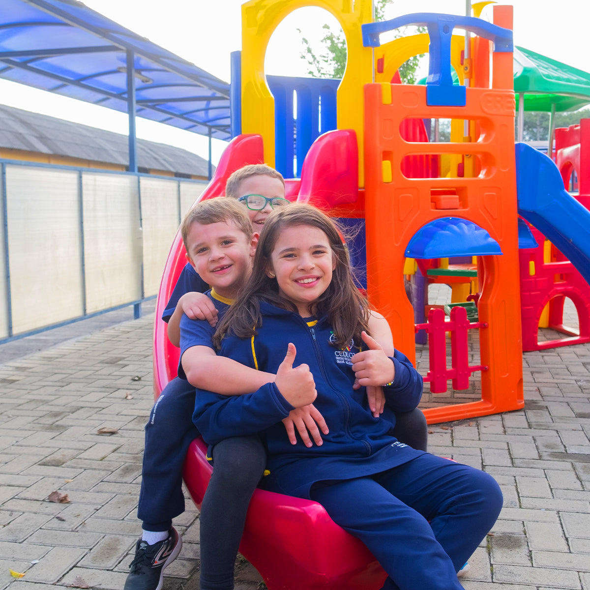 Escola com playground infantil externo Freso