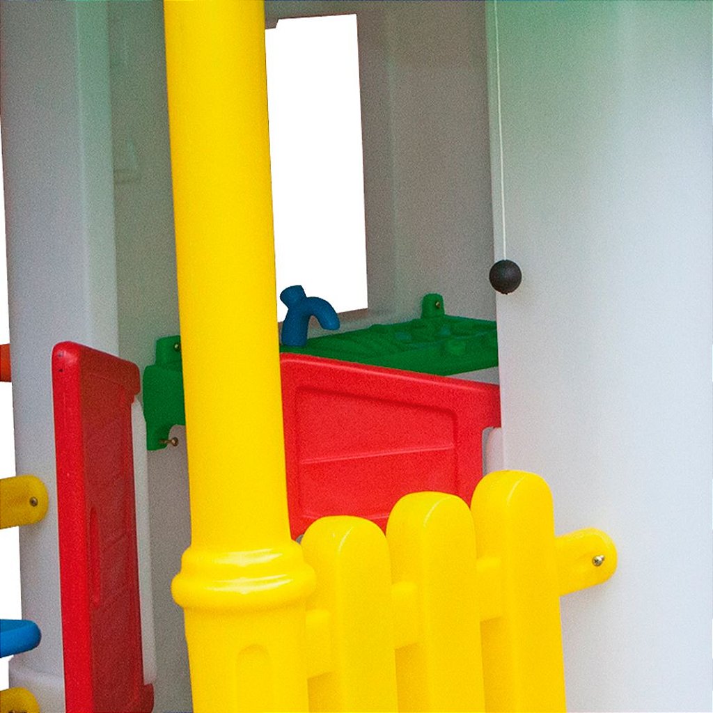 Casinha de Brinquedo e Boneca Freso de Campo com Cerquinha 4