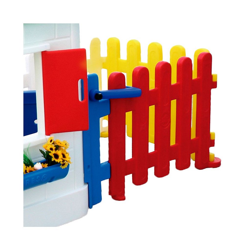Casinha de Brinquedo e Boneca Infantil Freso com Cerquinha 4
