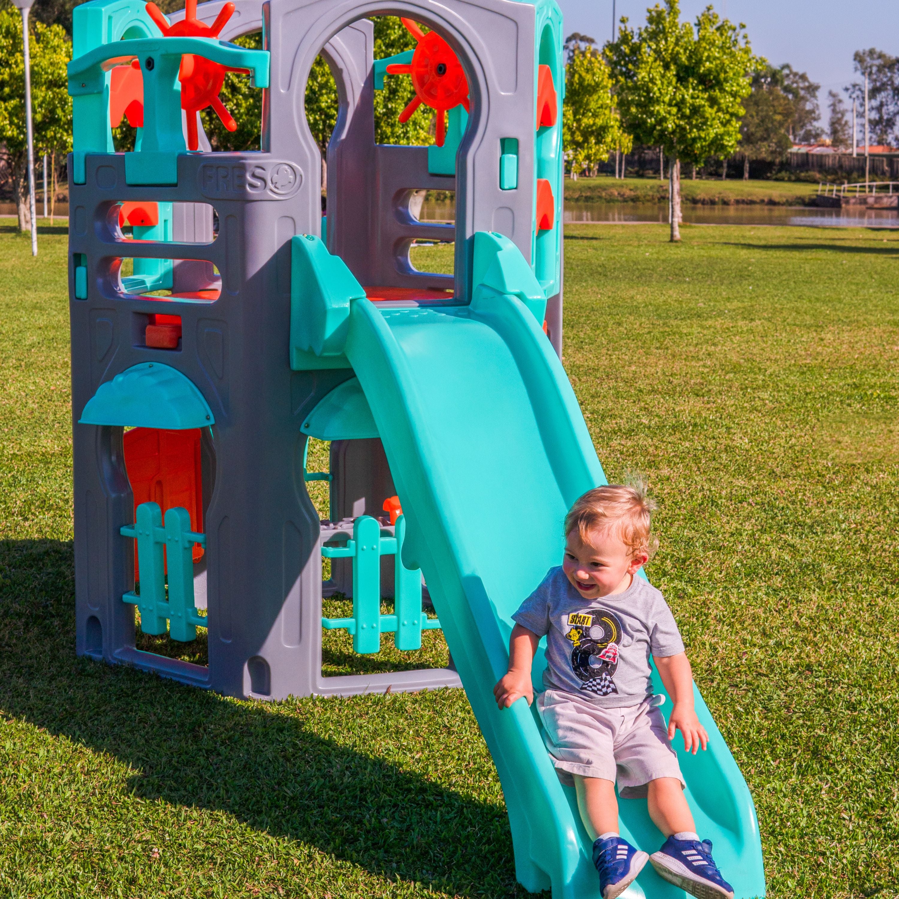 Playground Blue Spring Freso 5