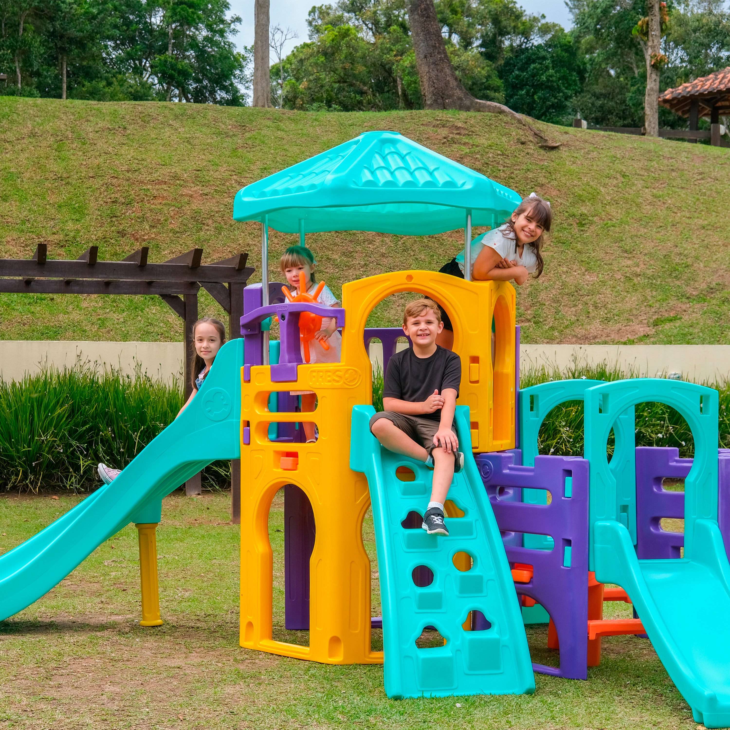 Playground Garden Freso com Escorregador Infantil 2