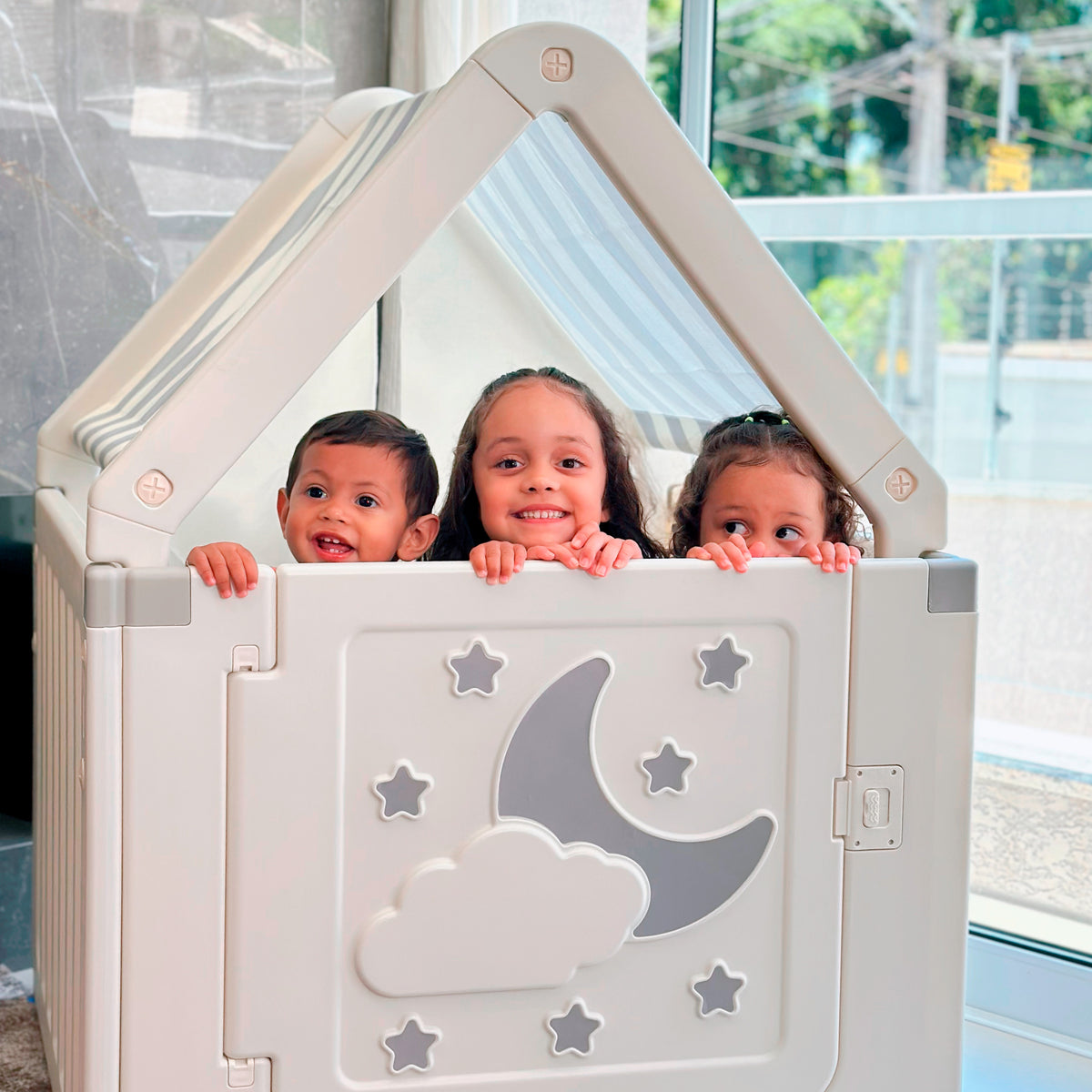 Freso Casinha Infantil com Cercado Estilo Cabana